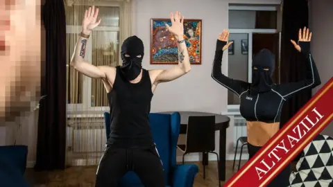 Azgın Mona Yaptıklarıyla Travis’i Porno Canavarına Dönüştürdü